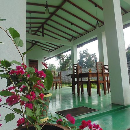 White Eagle Hotel Sigiriya Luaran gambar
