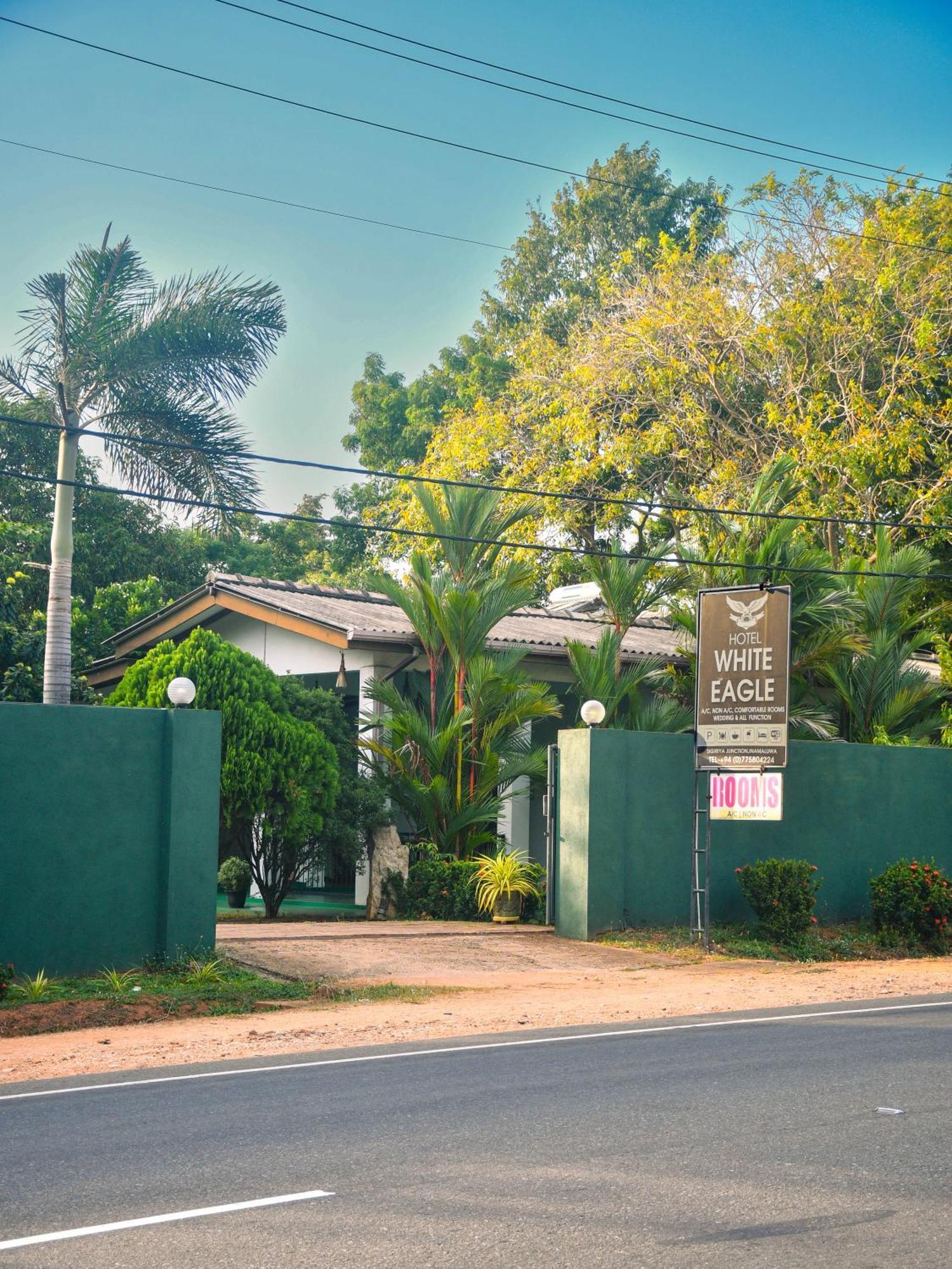 White Eagle Hotel Sigiriya Luaran gambar