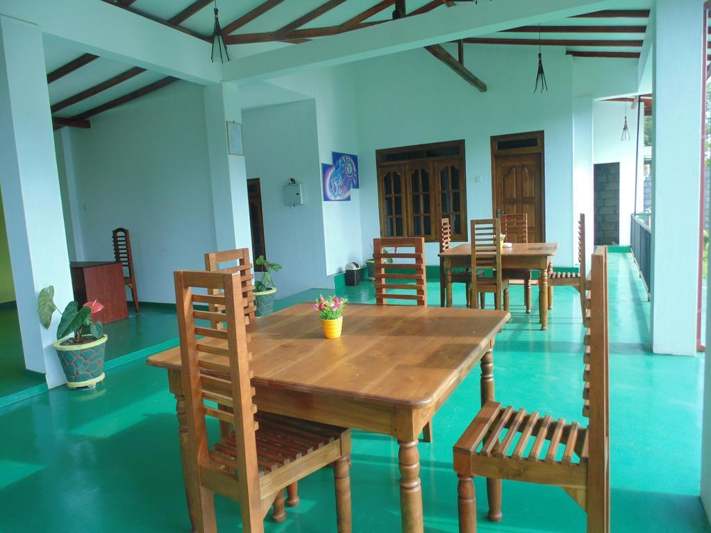 White Eagle Hotel Sigiriya Luaran gambar