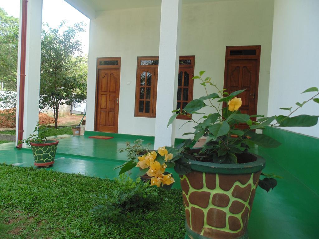 White Eagle Hotel Sigiriya Luaran gambar