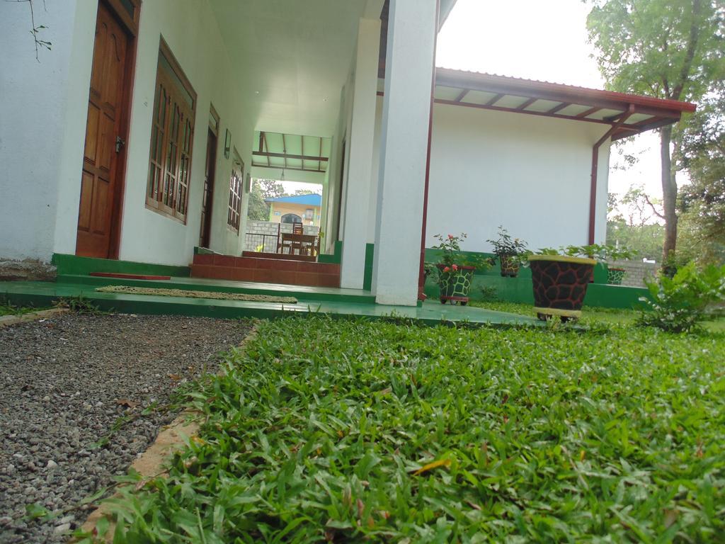 White Eagle Hotel Sigiriya Luaran gambar