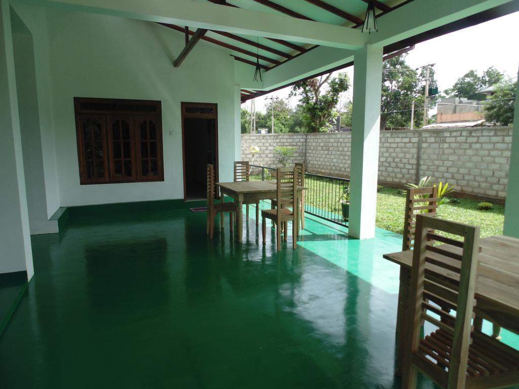 White Eagle Hotel Sigiriya Luaran gambar