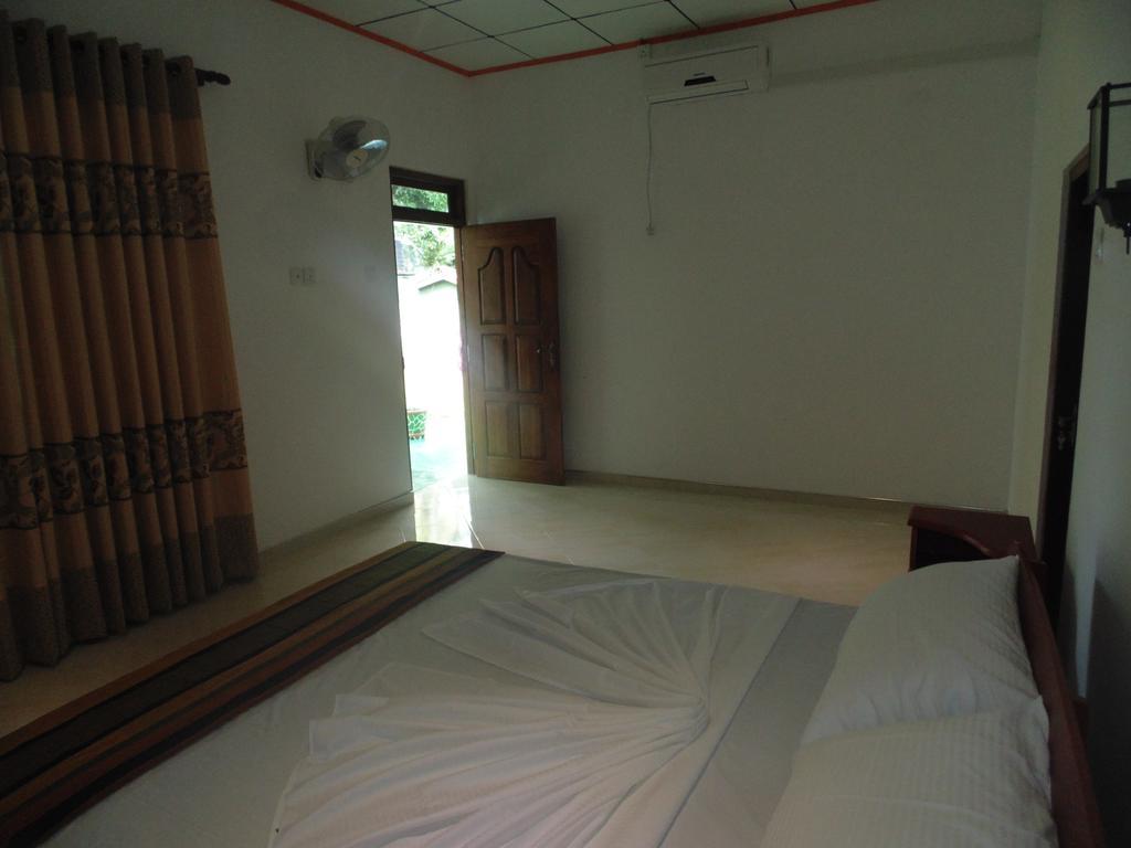 White Eagle Hotel Sigiriya Luaran gambar