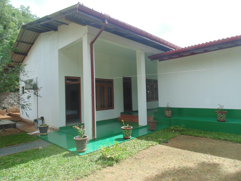 White Eagle Hotel Sigiriya Luaran gambar