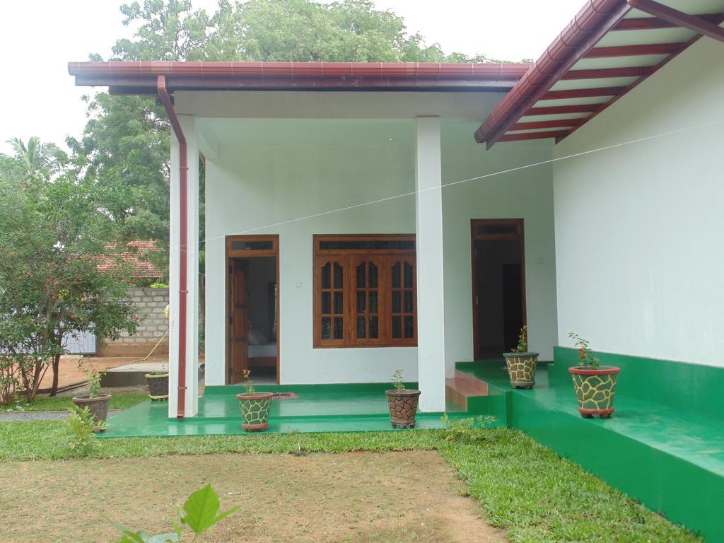 White Eagle Hotel Sigiriya Luaran gambar